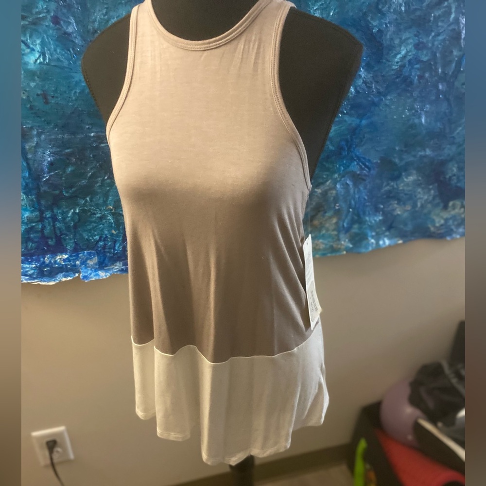 NWT LOLE tank size small